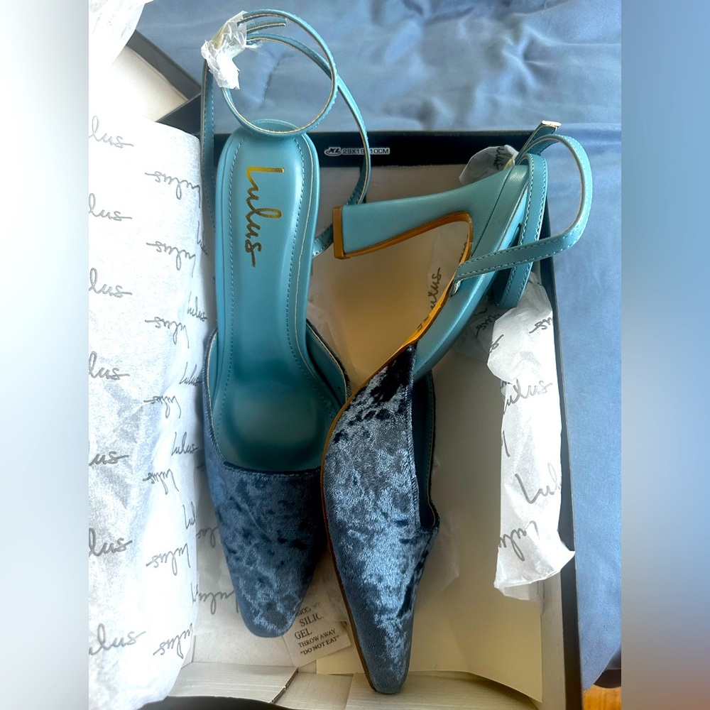 Size 9 light blue velvet heels